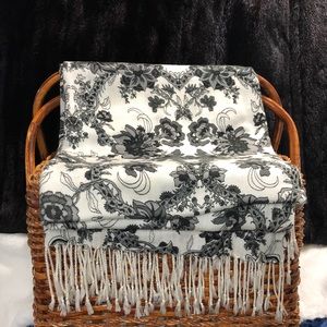 PASHMINA black and white beautiful Cashmere!